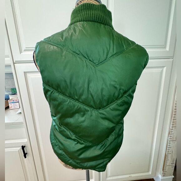 Old navy Puffer vest - Picture 2 of 6